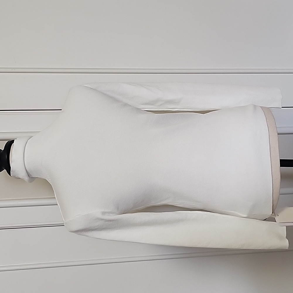 Commense Ivory Turtleneck Sweater - Picture 4 of 6